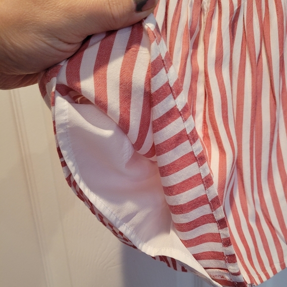 •SOLD• Hollister •Size Small• Red & White Striped Spring Summer Romper Ruffle - Picture 4 of 6
